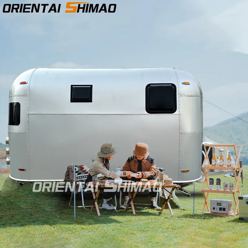 Kuwento ng Customer: Ipinagdiriwang ang mga Solo Discovery Journeys ng Courageous Women's Camper Trailer