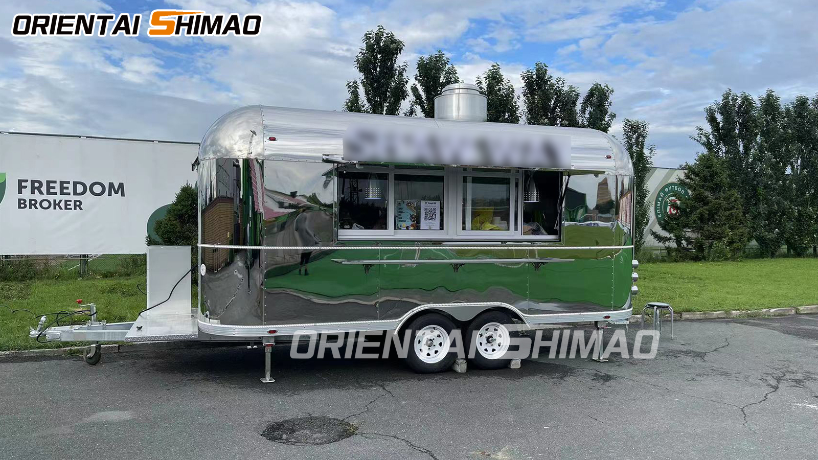 Isang hanay ng mga pinakabagong hindi kinakalawang na asero na larawan ng food truck