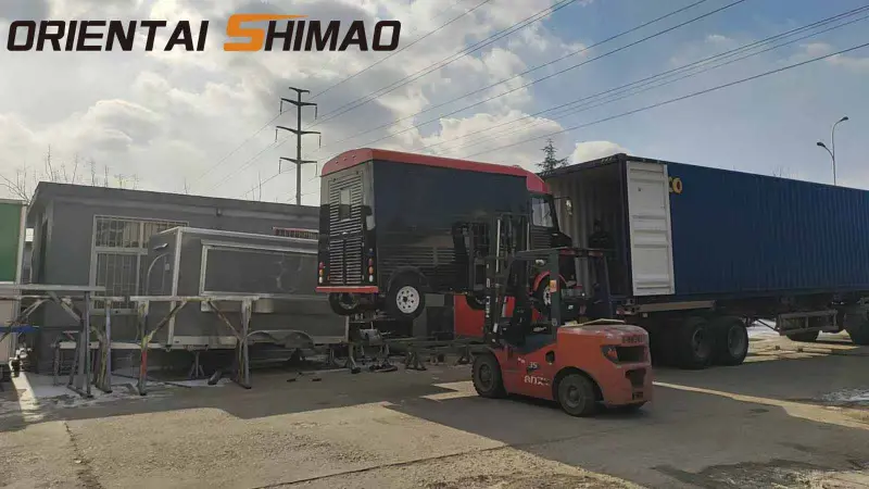 Ang Propesyonal na Proseso ng Pag-load ng Container ay Tinitiyak ang Ligtas na Pandaigdigang Paghahatid ng Citroen Food Truck