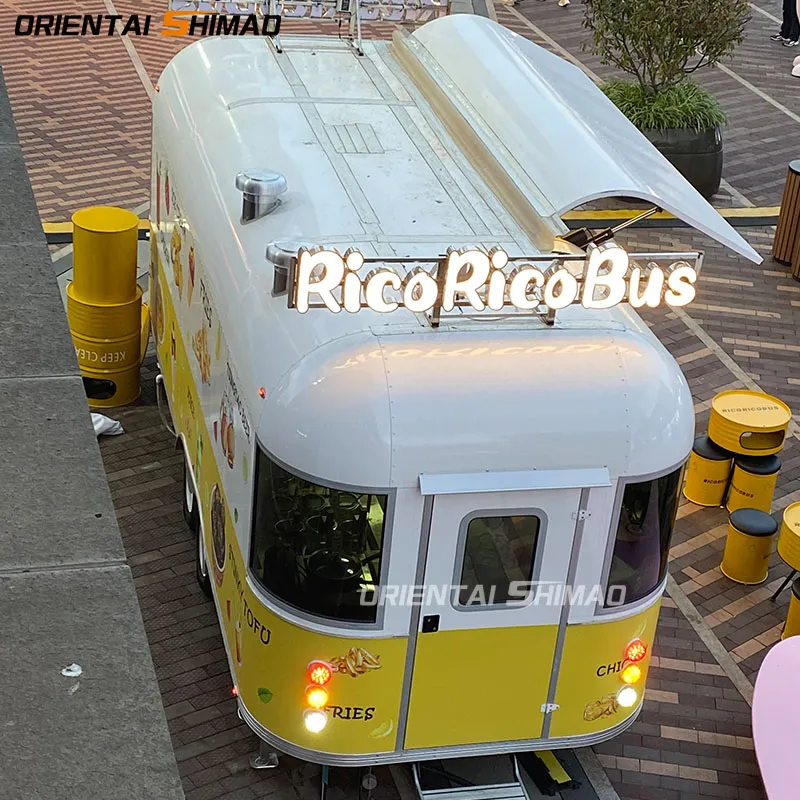 trailer ng pagkain sa airstream sa kalye